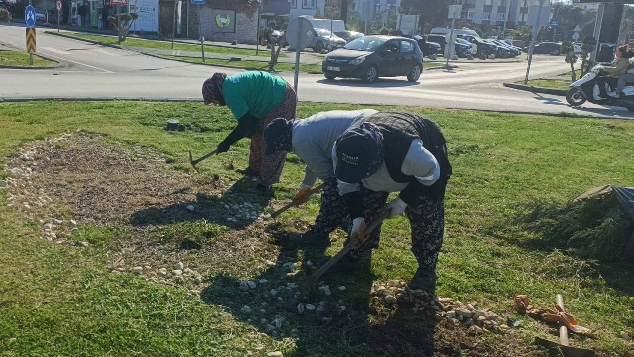 Ayvalık’ta ekipler yaz kış demeden 7/24 sahada
