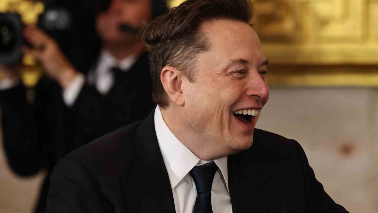 Elon Musk net serveti 800 milyar doları aşan tarihteki ilk insan oldu
