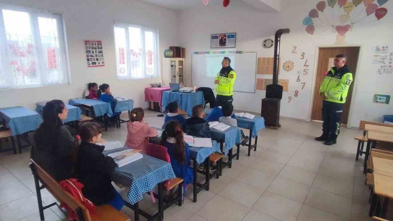 Jandarmadan öğrencilere trafik eğitimi
