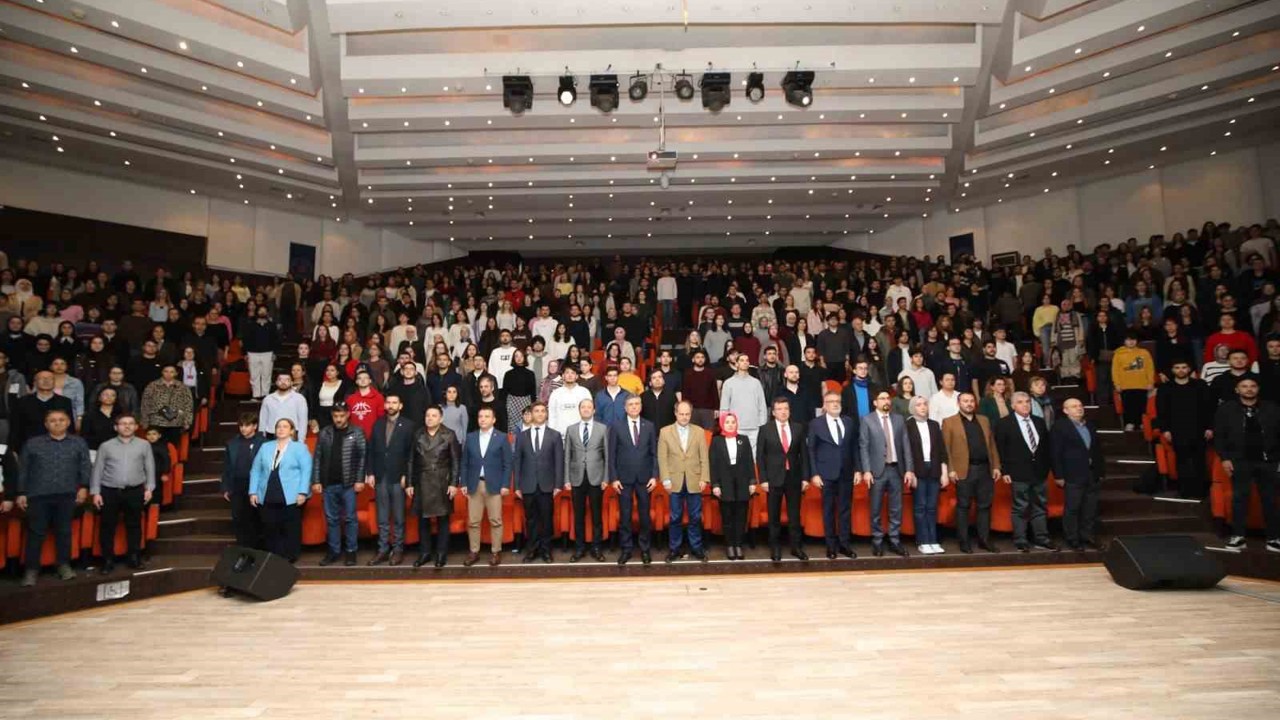 Türkiye’nin ilk astronotu Alper Gezeravcı: "Ay’a gitmek üzere ikinci görevin eşiğine gelmiştik, Mart ayına ötelendi şu anda"
