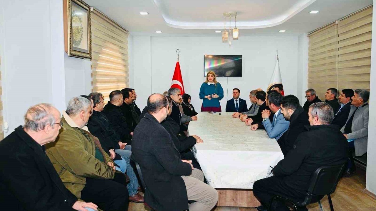 Milletvekili Ölmeztoprak muhtarlarla bir araya geldi
