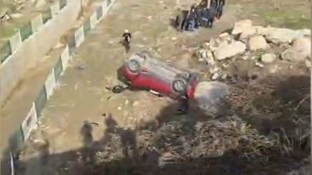 Şırnak’ta kontrolden çıkan otomobil şarampole uçtu: 1 yaralı

