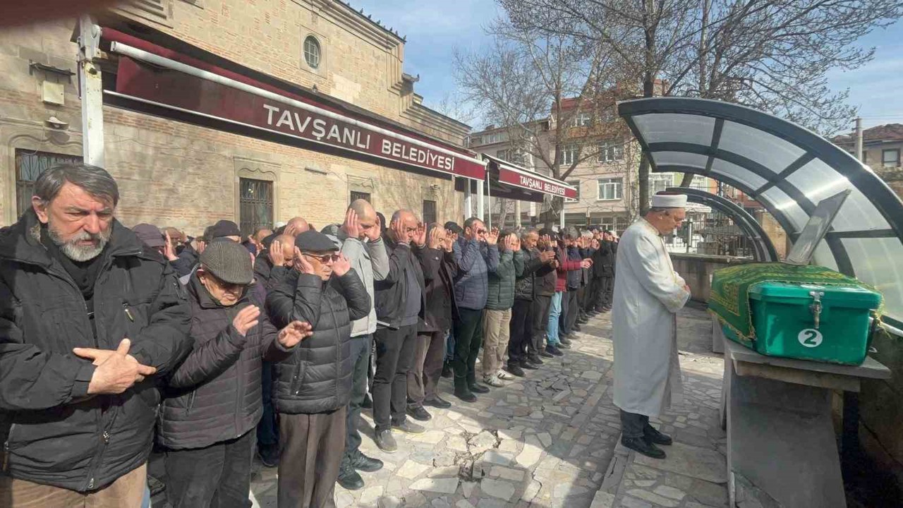 Flüt üstadı İsmail Ayvazoğlu son yolculuğuna uğurlandı
