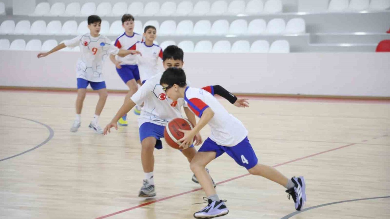İnegöl’de Spor Festivali basketbol müsabakalarıyla start aldı

