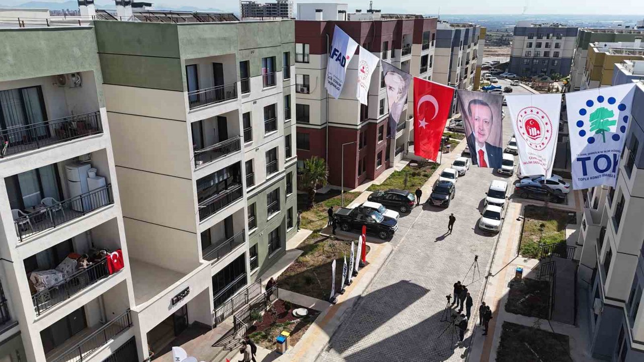 Depremzede aile: "İnsanlar arkamızdaki güçlü iradeye güvensin"
