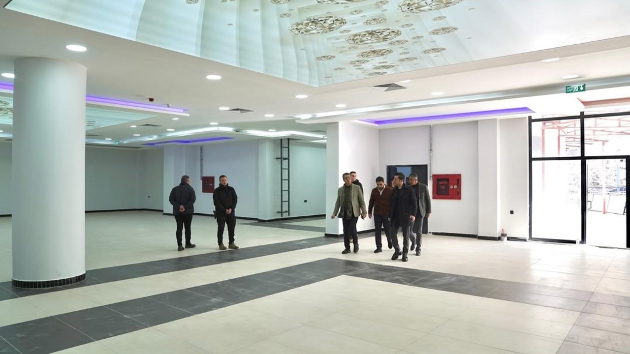 Başkan Yarka’dan belediye düğün salonunda inceleme
