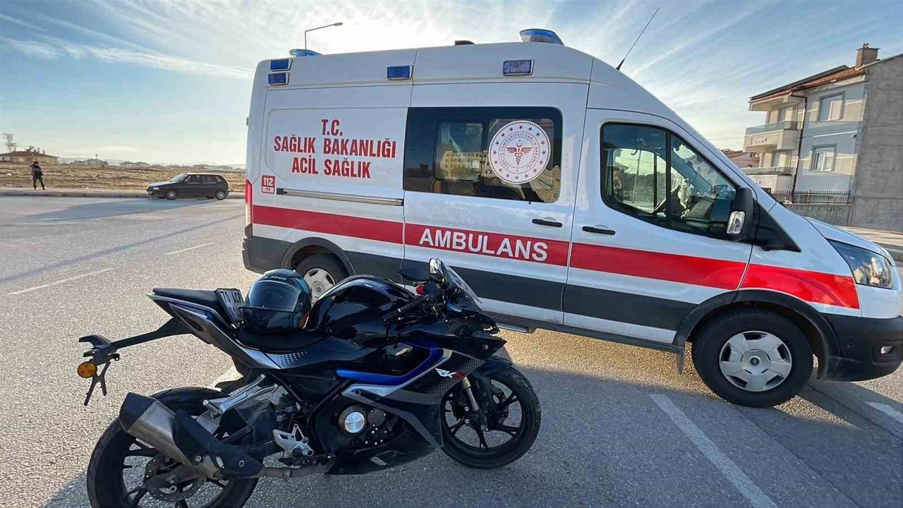 Ciple motosiklet çarpıştı: 1 yaralı
