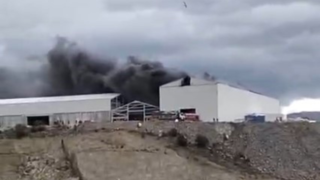 Milas’ta fabrika inşaatında yangın
