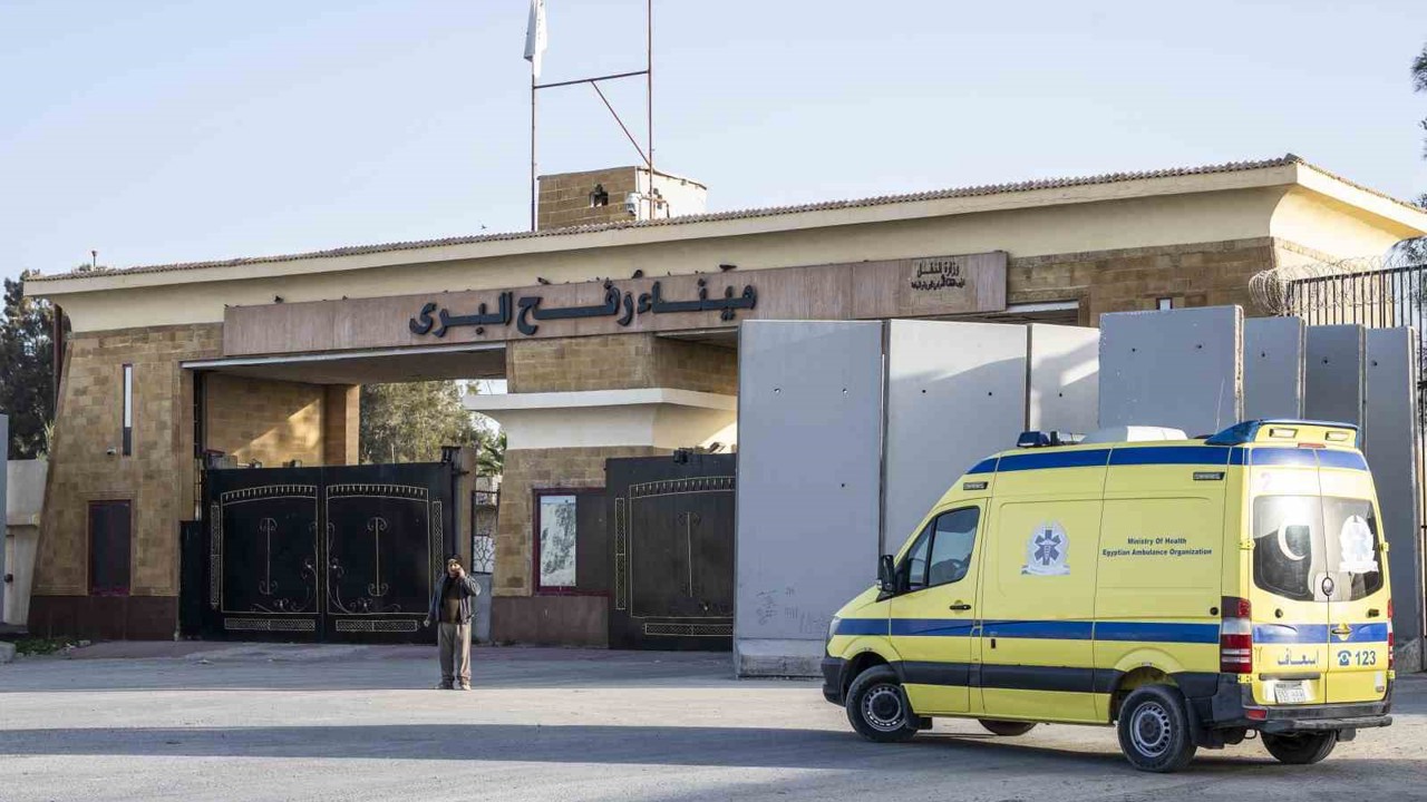 AB yetkilisi: "Refah Sınır Kapısı’ndan dün çift yönlü 25’er kişi geçiş yaptı"
