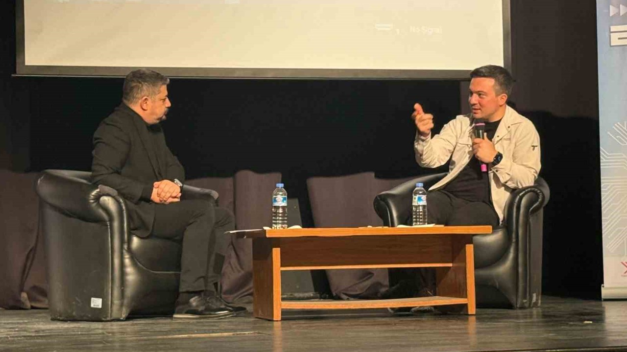 Depremde medyanın sorumluluğu Bilim Kafe’de konuşuldu
