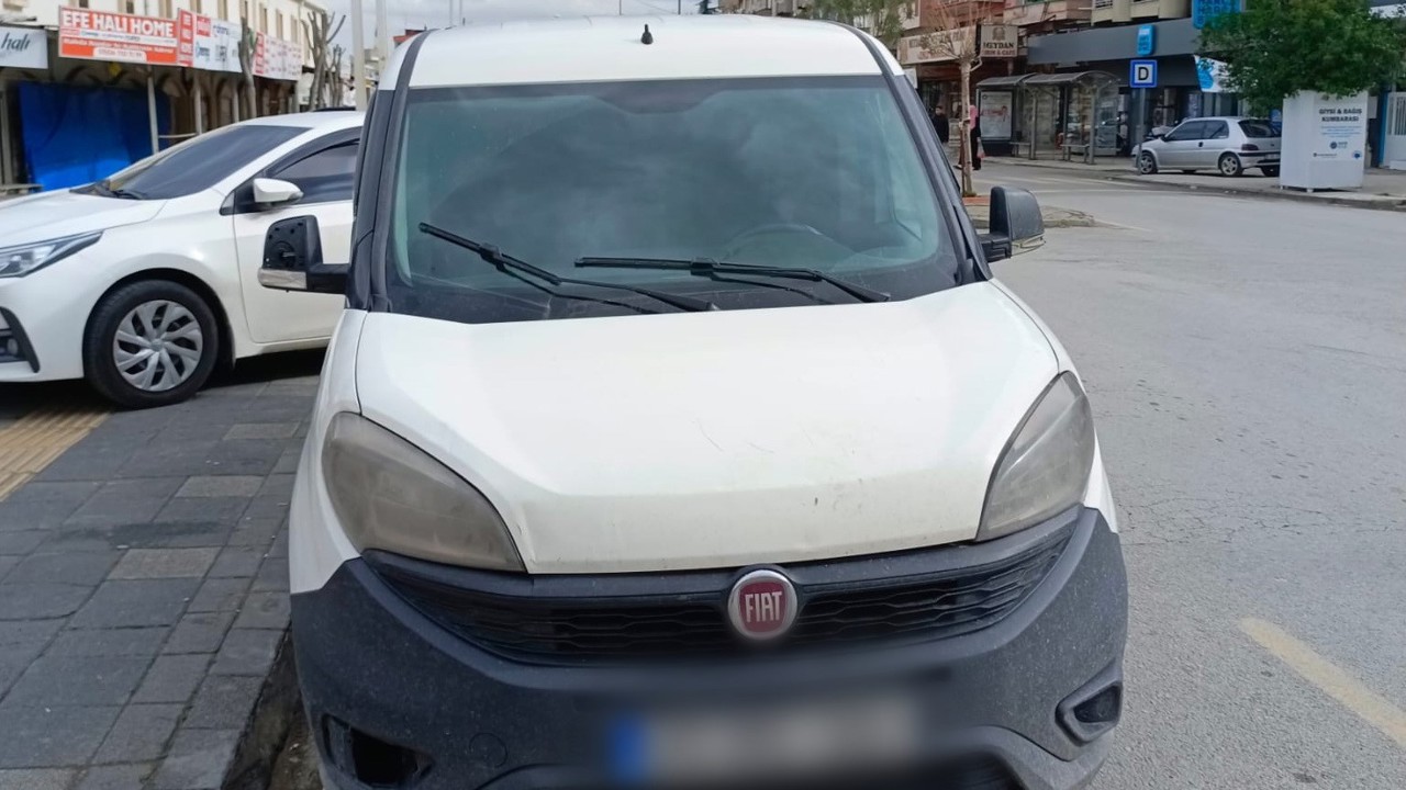 Çaldığı kamyonetle yakıt alıp turladı
