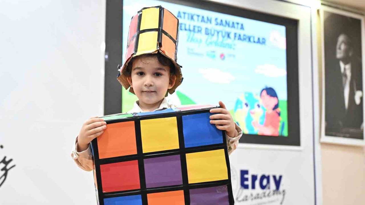 Gaziosmanpaşa’da Sıfır Atık projesi: Elbise, çanta, müzik aleti yaptılar
