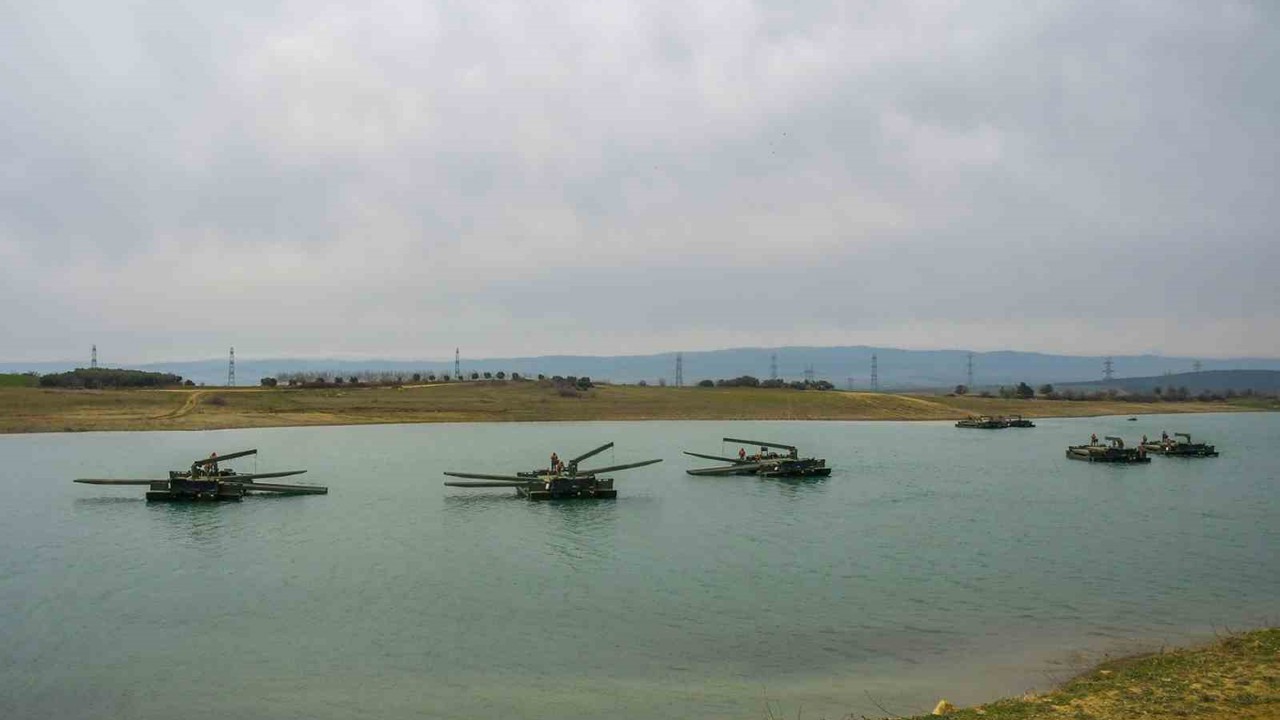 Kırklareli’nde "durgun sulardan geçiş eğitimi" başarıyla tamamlandı
