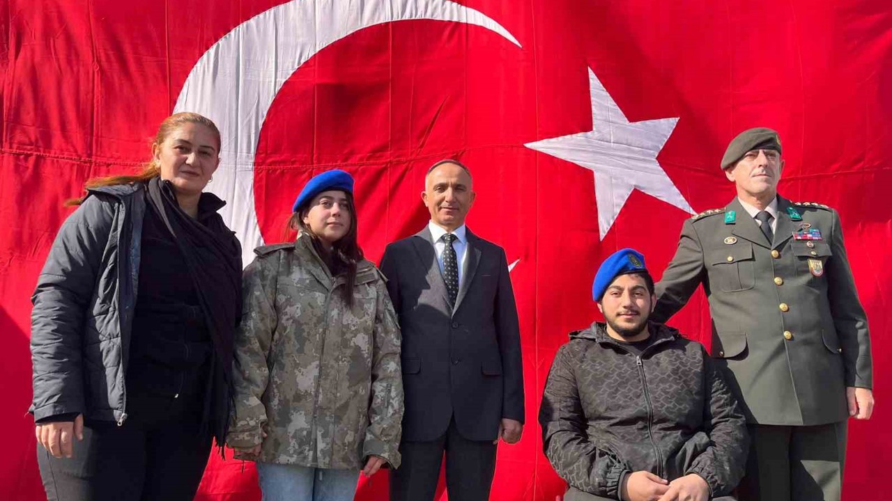 Hatay’da duygulandıran buluşma: Depremzede Beliz, 3 yıldır sakladığı emanetin sahibiyle bir araya geldi
