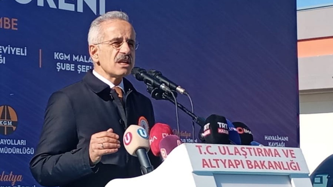 Ulaştırma ve Altyapı Bakanı Abdulkadir Uraloğlu, Malatya’da gerçekleştirilen top