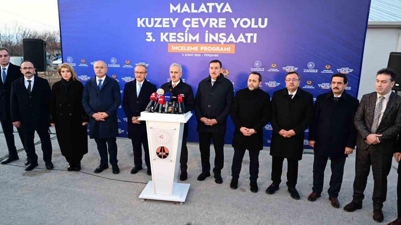 Ulaştırma ve Altyapı Bakanı Abdulkadir Uraloğlu, Türkiye’nin doğu-batı ve kuzey-