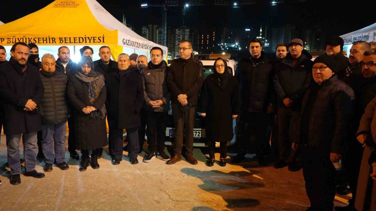 Gaziantep’te deprem şehitleri 3’üncü yılında göz yaşlarıyla anıldı
