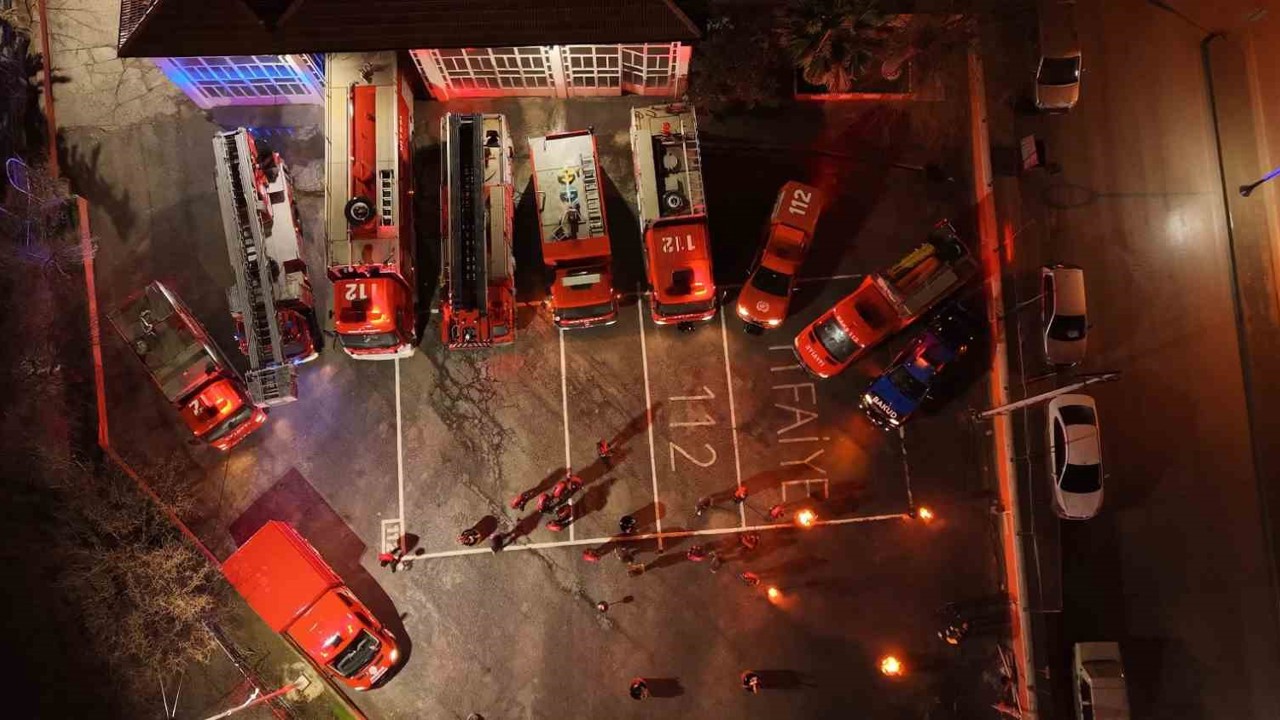 6 Şubat depremlerinde birçok insana umut olan Burdur İtfaiyesi deprem şehitlerini unutmadı
