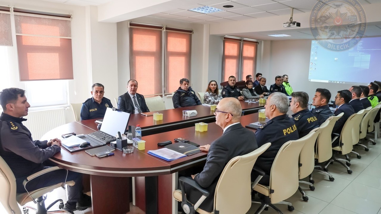 Bilecik emniyetinde haftalık genel değerlendirme toplantısı
