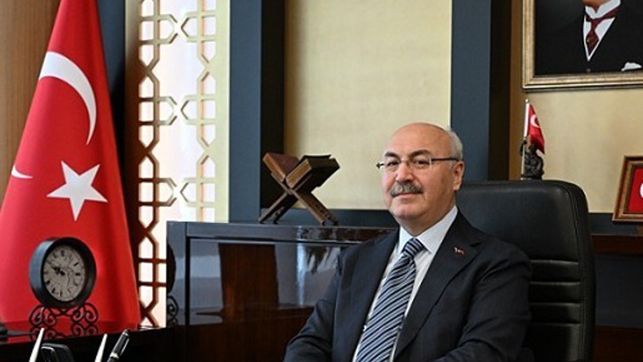 Vali Köşger; "Asrın felaketlerinde dayanışmanın en güçlü örneklerini sergilemiştir"
