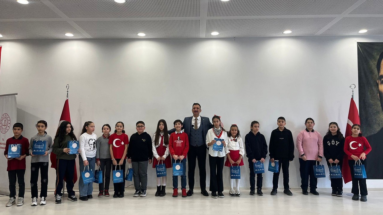 İstiklal Marşı Güzel Okuma Yarışması’nda il birincisi Kula’dan
