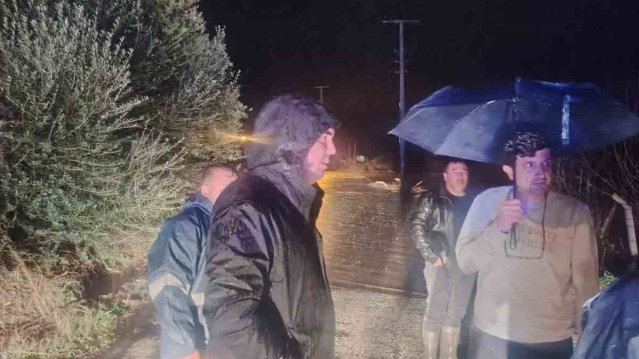 Naipli Çayı taştı, Germencik Belediyesi ekipleri müdahale etti
