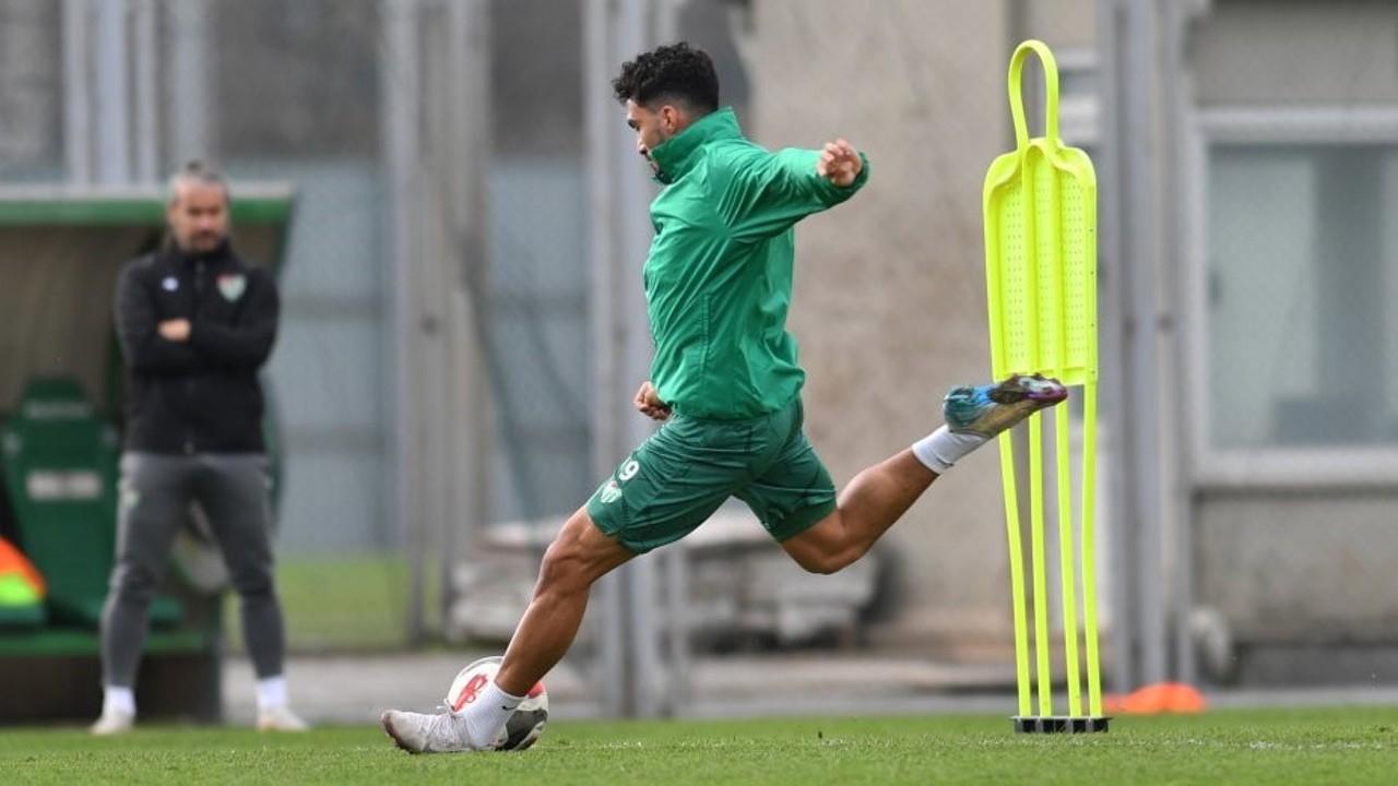 Bursaspor Isparta deplasmanı için yola çıkıyor
