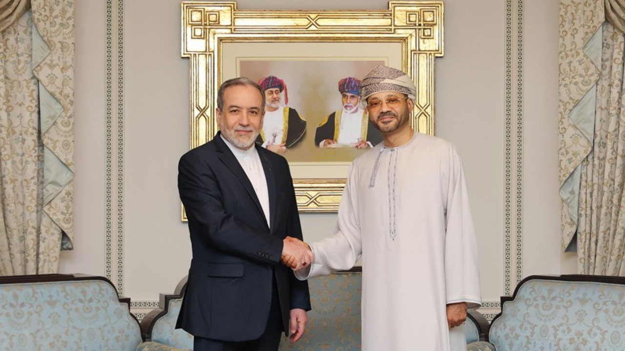 Umman: "İran-ABD görüşmelerinde müzakerelerin yeniden başlatılması için uygun koşulların hazırlanmasına odaklanılıyor"
