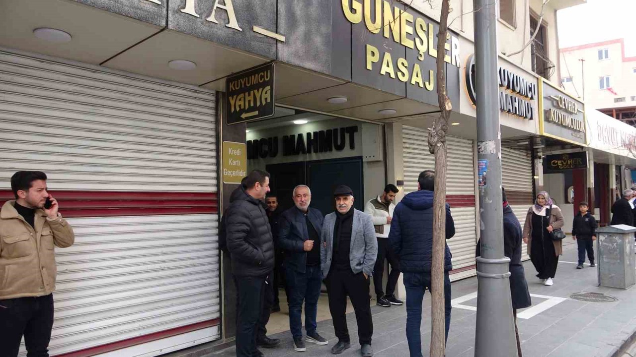 Batman’da kuyumcu soygunu ardından esnaf kepenk kapattı

