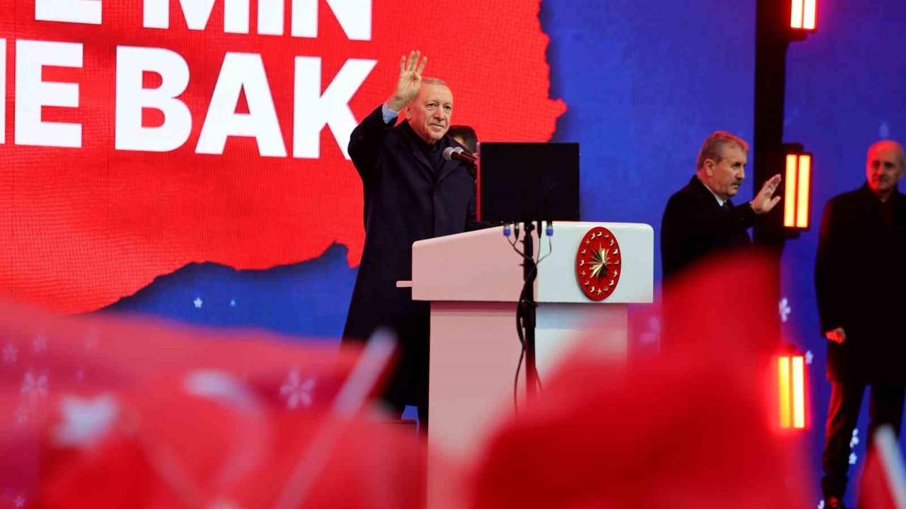 Erdoğan: "İktidarımızın ve ittifakımızın enkaz altında kalmasını bekleyenler büyük bir hayal kırıklığına uğradı"
