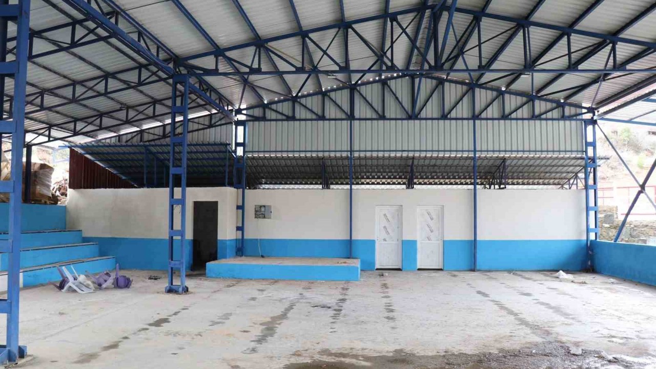 Örtülü Mahallesi’nde yol yenileme ve bakım çalışması
