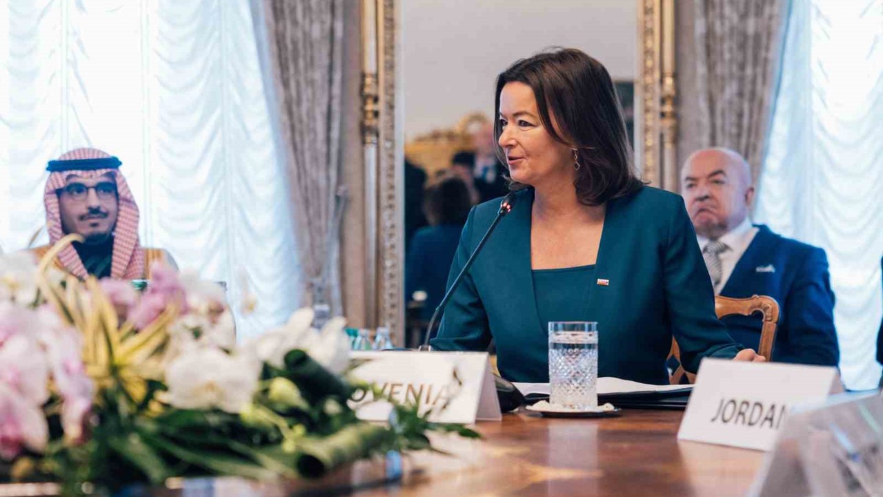 Arap-İslam Bakanlar Komitesi, Slovenya Dışişleri Bakanı ile görüştü
