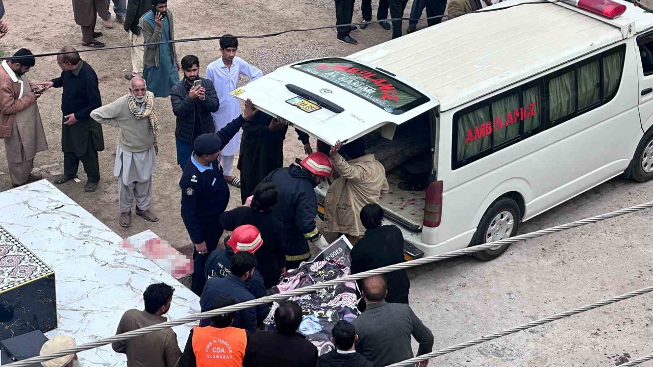 Pakistan’daki cami saldırısında can kaybı 35’e yükseldi
