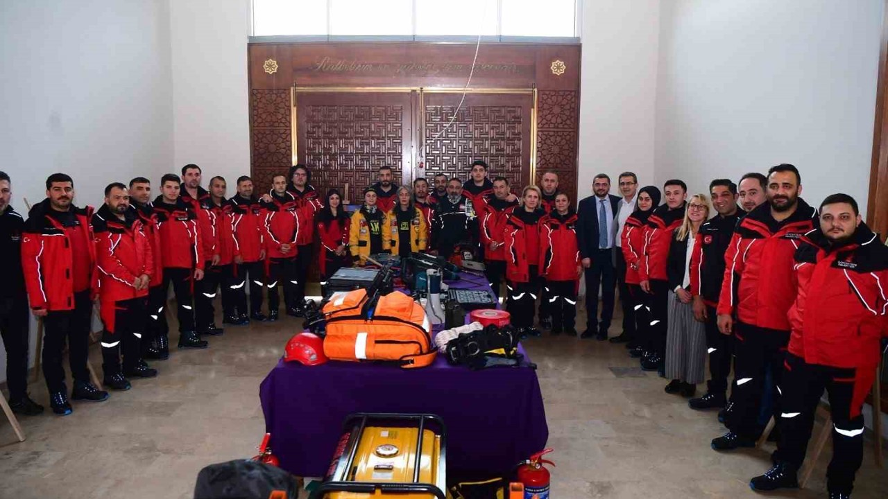 Sancaktepe’de "Dirençli Şehir" kararlılığı: 6 Şubat depremlerinde hayatını kaybedenler anıldı
