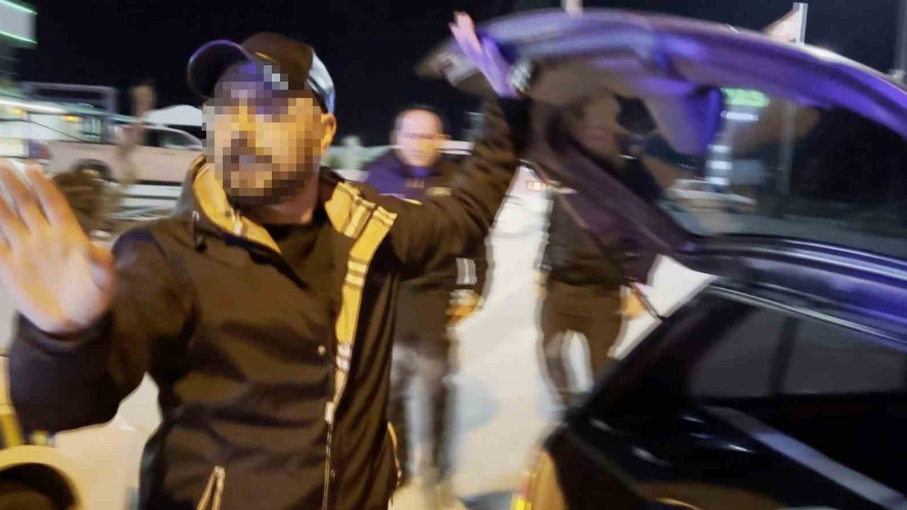 Direksiyon başında alkollü yakalandı, polise "Problemli olan sizsiniz" dedi
