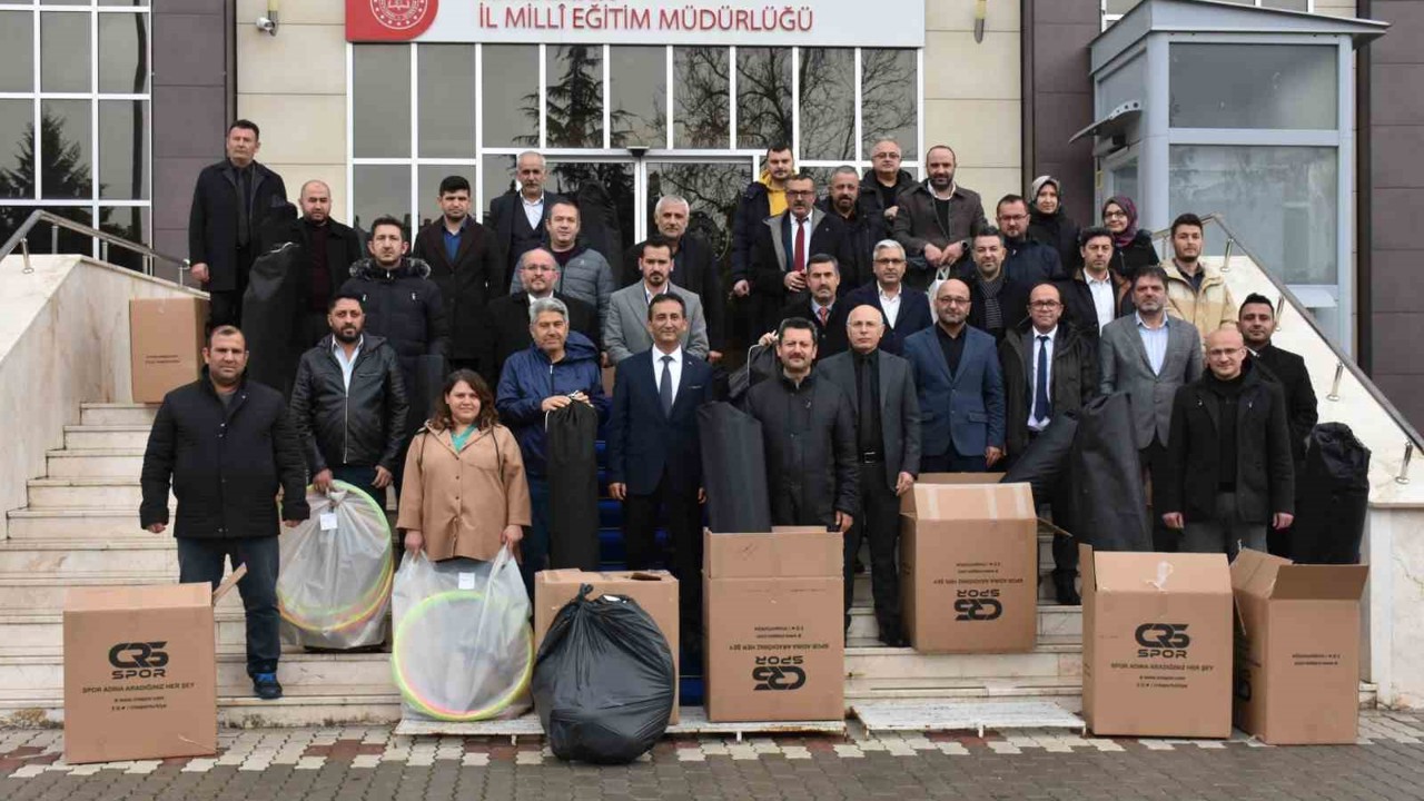 Karaman’da okullara spor malzemesi desteği
