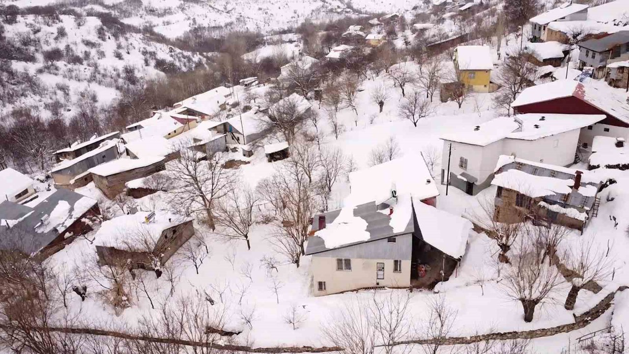 Malatya’da yoğun kar yağışı vatandaşları sevindirdi
