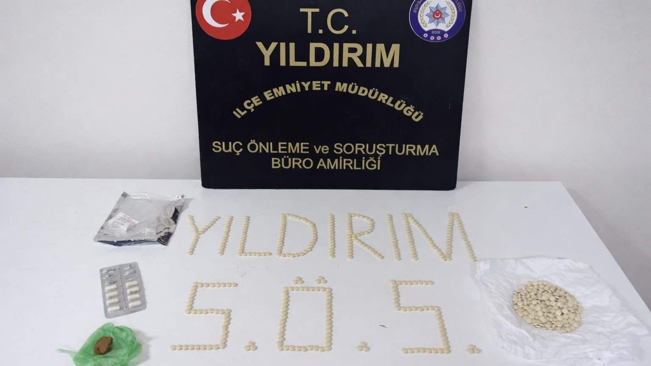 Bursa’da zehir tacirleri böyle yakalandı. Zulalanan uyuşturucuları polis tek tek buldu
