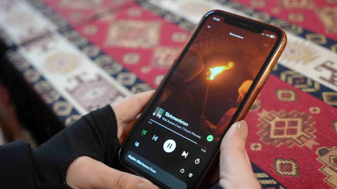 Söz yazarı genç kadının Türkmenistan’a uzanan telif takibi
