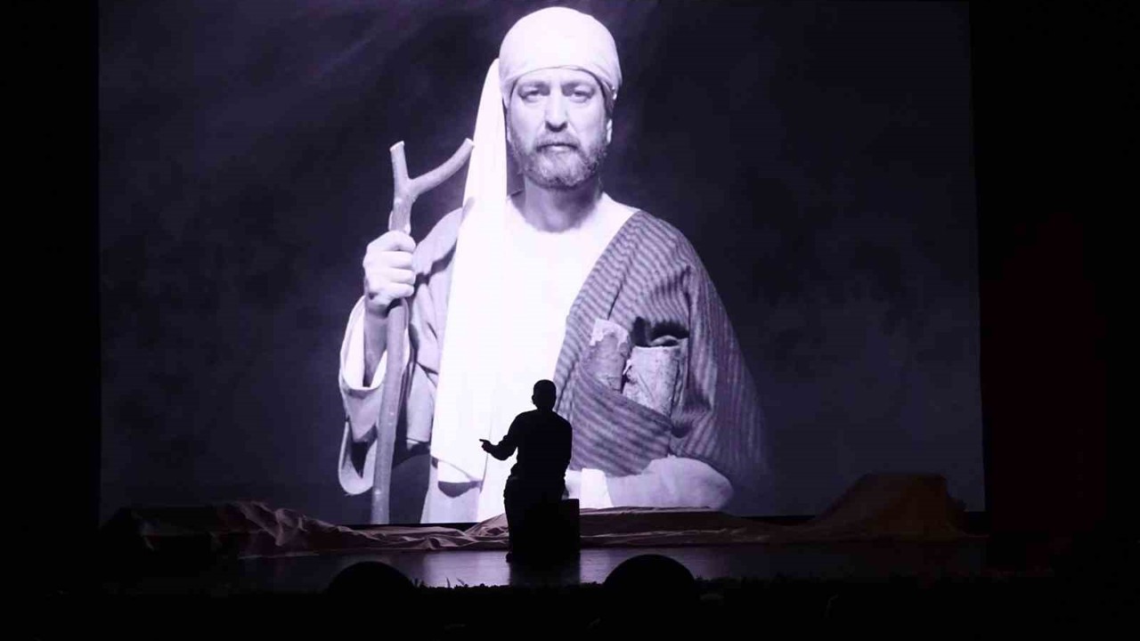 Anadolu Üniversitesi tiyatroseverlere unutulmaz anlar yaşattı
