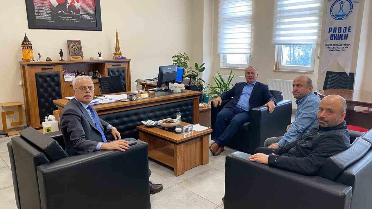 Arslantürk liseli gençlerle bir araya geldi
