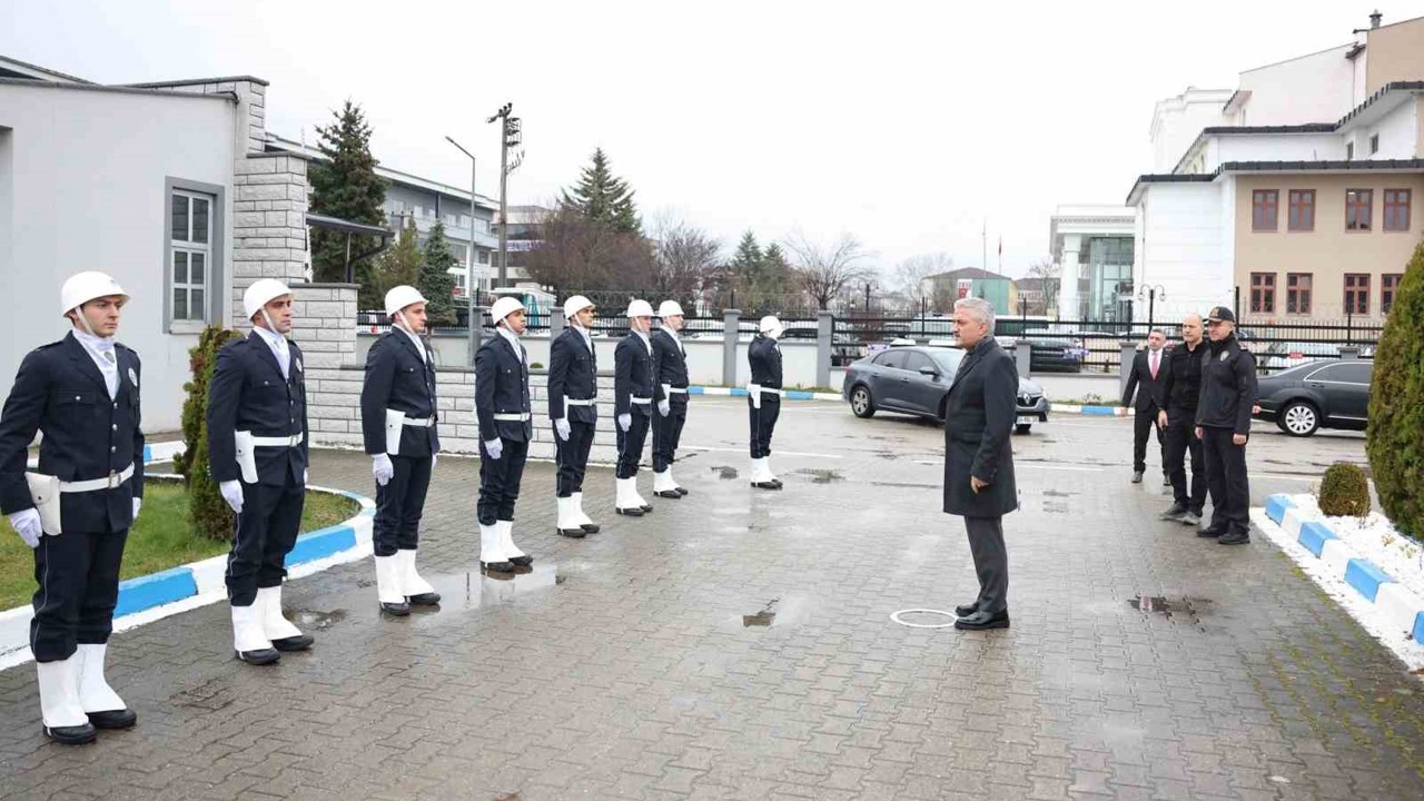 Vali Mehmet Makas polislerle bir araya geldi
