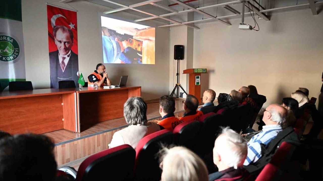 Bursa Kent Konseyi afetle mücadele ediyor
