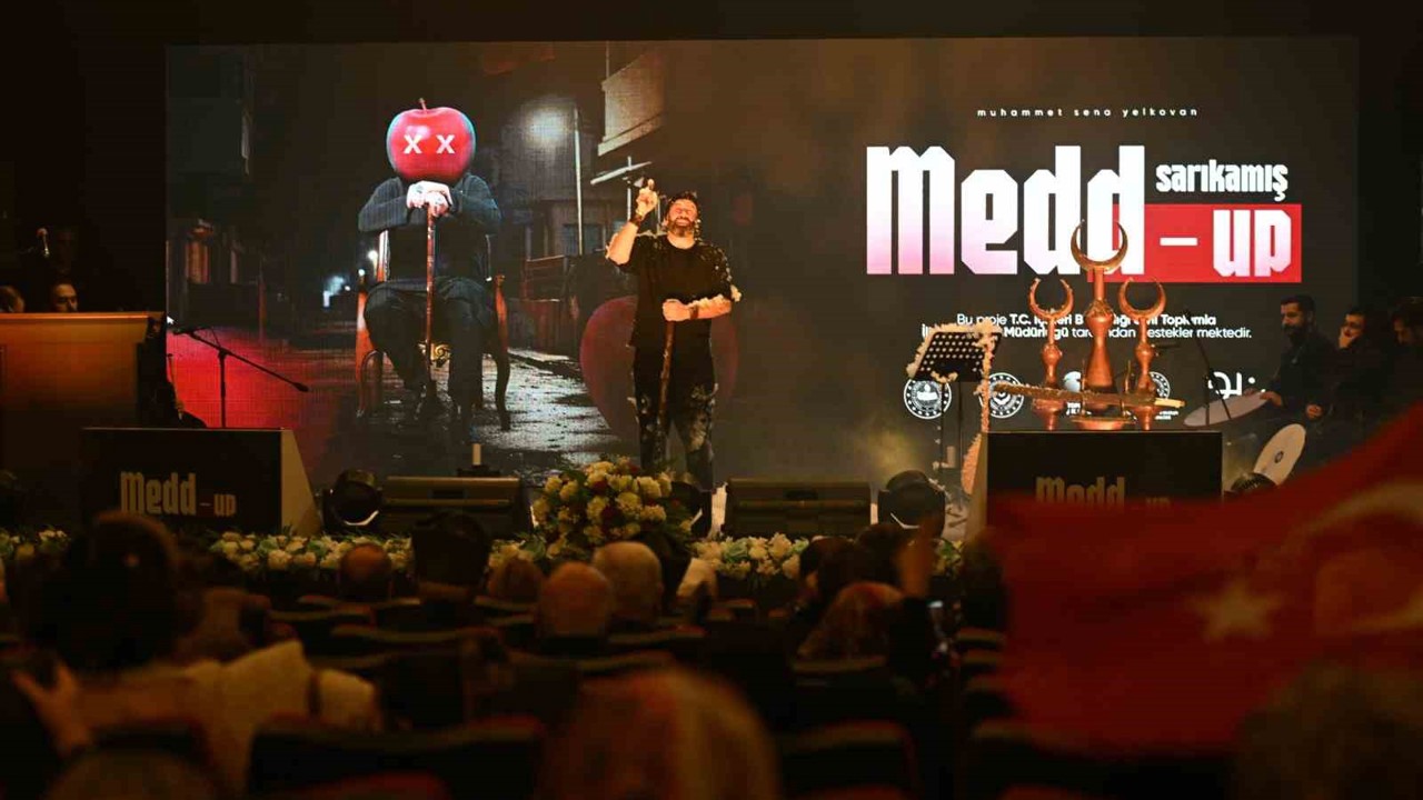 Bakan Göktaş ’Medd-Up’ sahne gösterisini izledi
