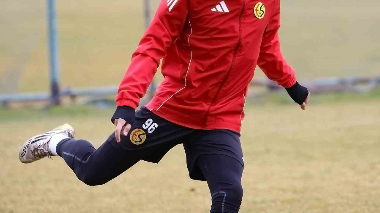 Eskişehirspor, Uşak deplasmanı öncesi hazırlıkları tamamladı
