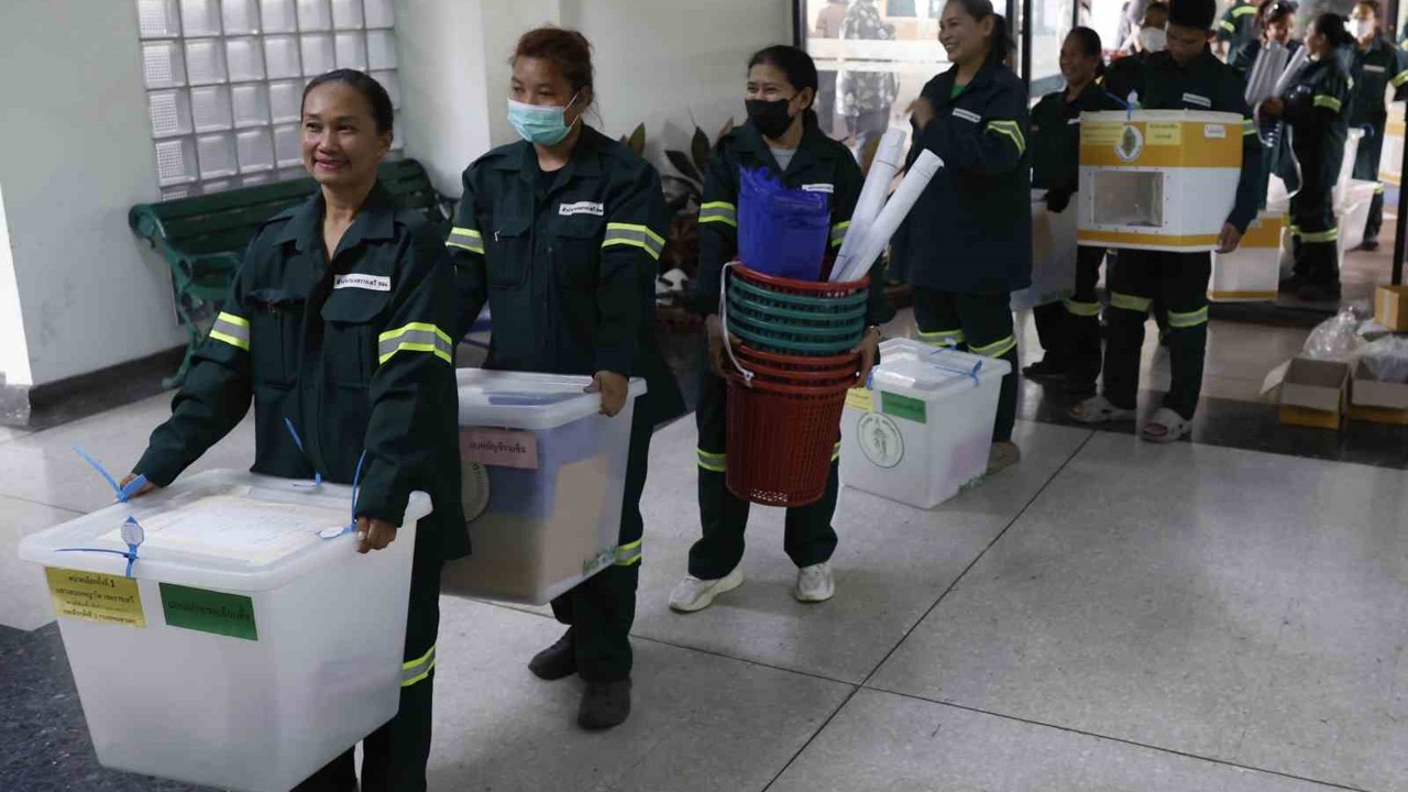 Tayland’da yaklaşık 53 milyon seçmen kritik seçim için sandık başına gidecek
