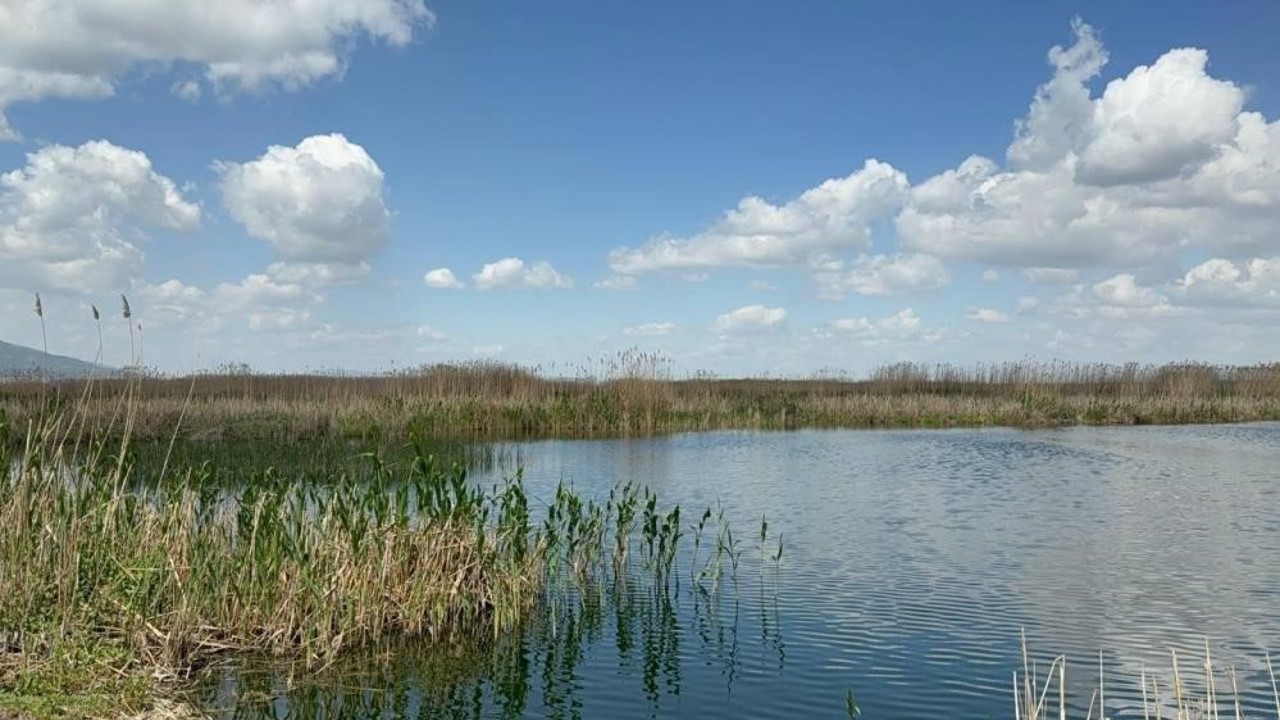 Sultan Dağları’ndaki kar Eber Gölü ve kiraza umut oldu
