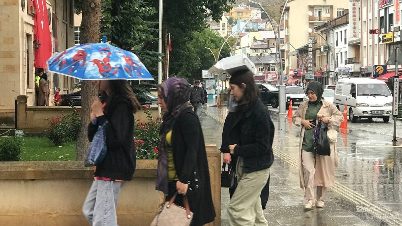 Bayburt’ta karla karışık yağmur ve kar bekleniyor
