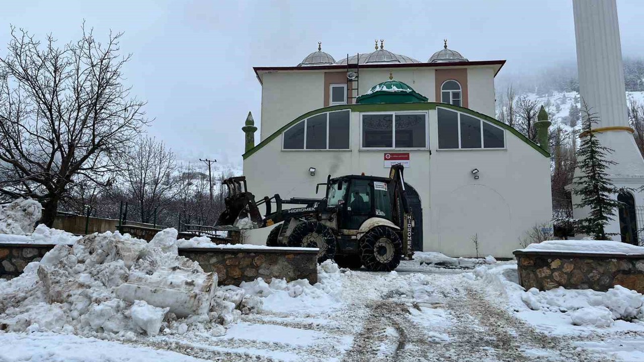 Kahramanmaraş kırsal bölgelerde kar temizliği
