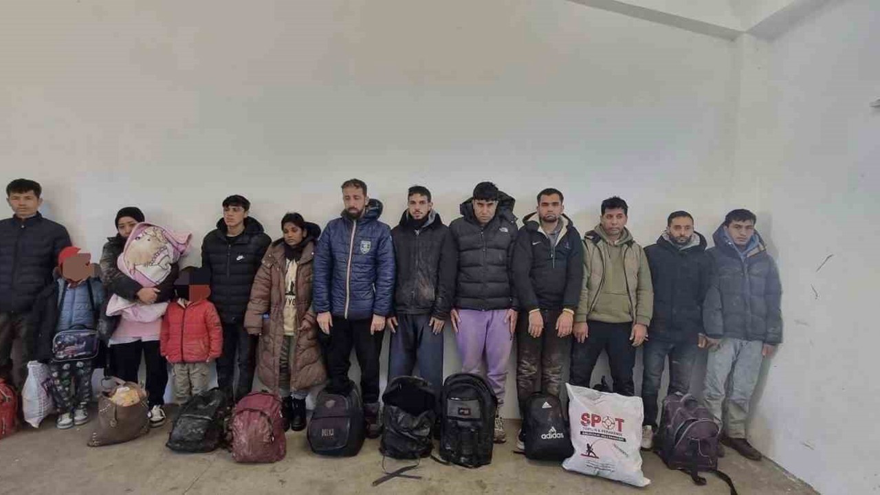 Edirne’de 14 düzensiz göçmen yakalandı
